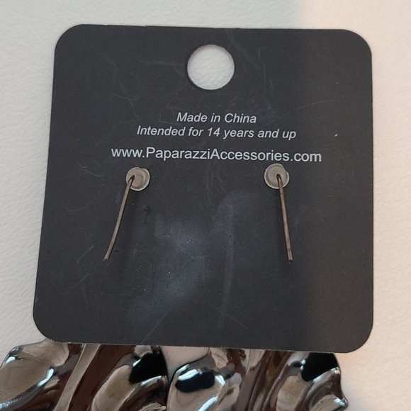 Paparazzi earrings - Picture 4 of 4